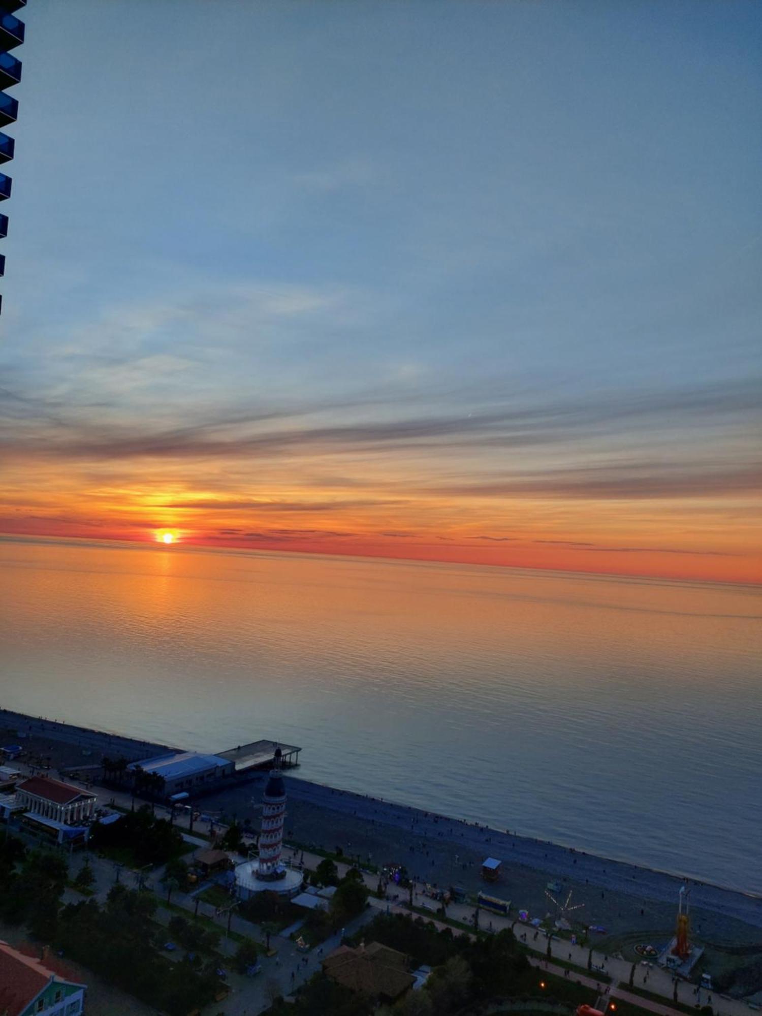 Номера На Высоких Этажах 24,31 Apartment Batumi Ngoại thất bức ảnh