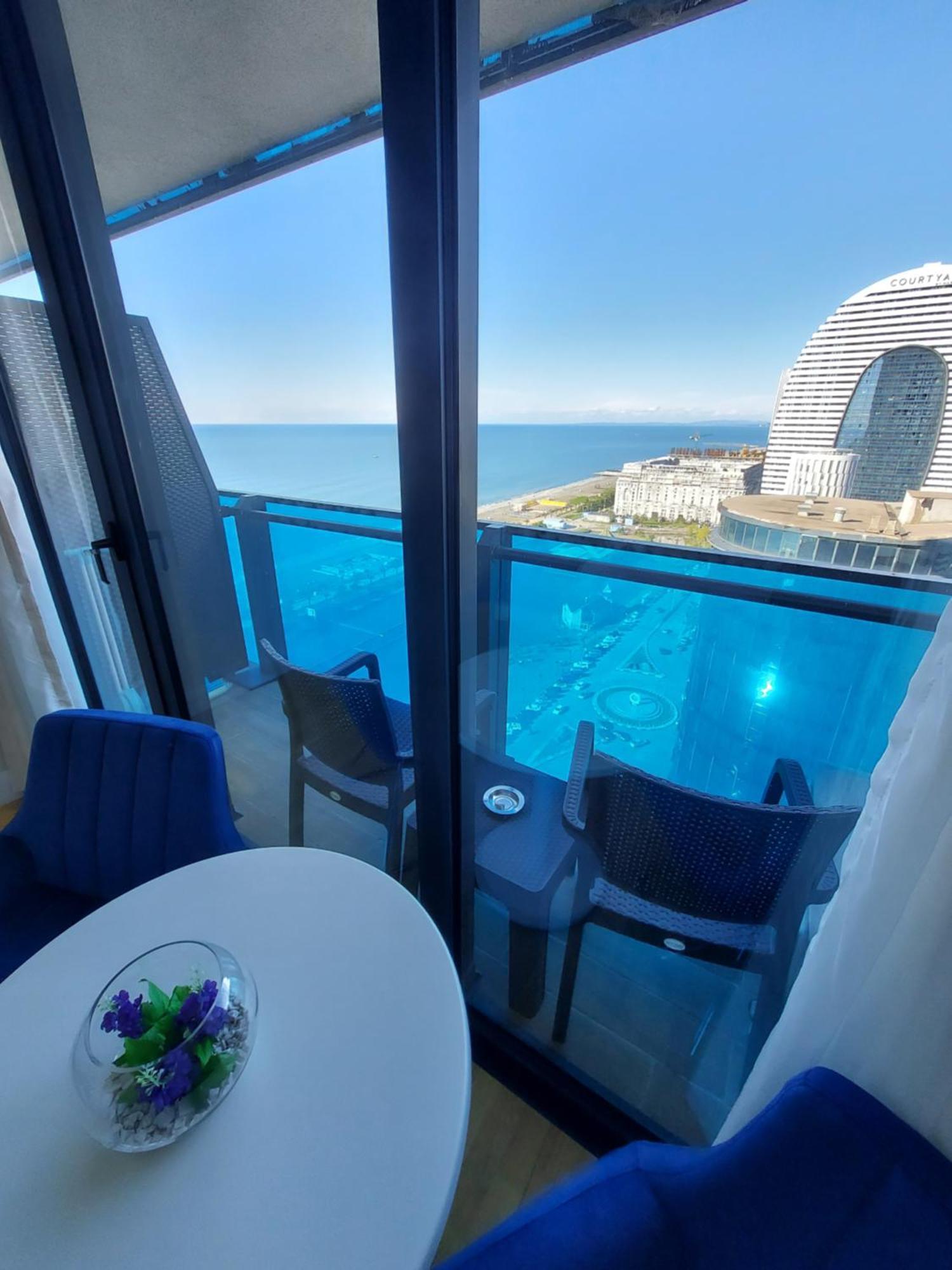 Номера На Высоких Этажах 24,31 Apartment Batumi Phòng bức ảnh