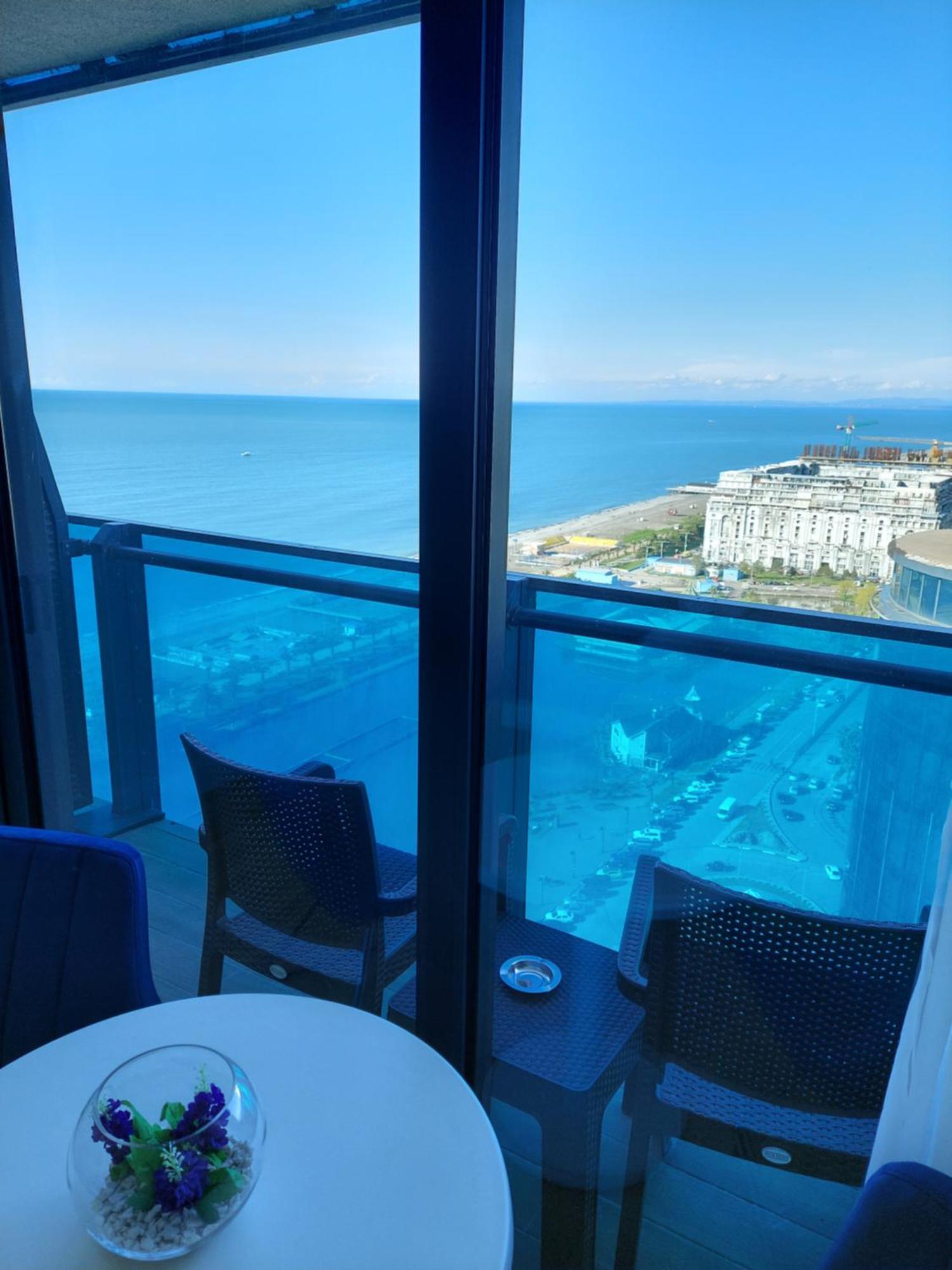 Номера На Высоких Этажах 24,31 Apartment Batumi Phòng bức ảnh